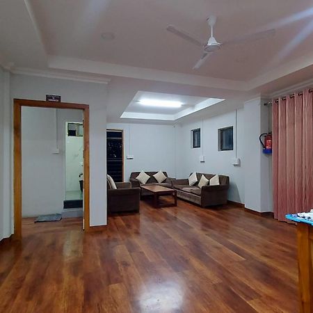 Hotel Dinthar Zara Āīzawl Exteriör bild